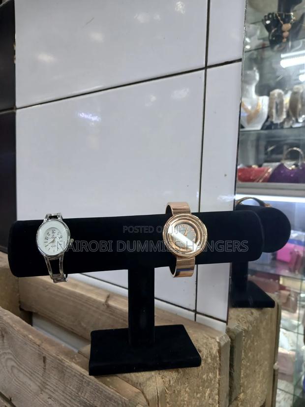 Watch Display - thumbnail 2