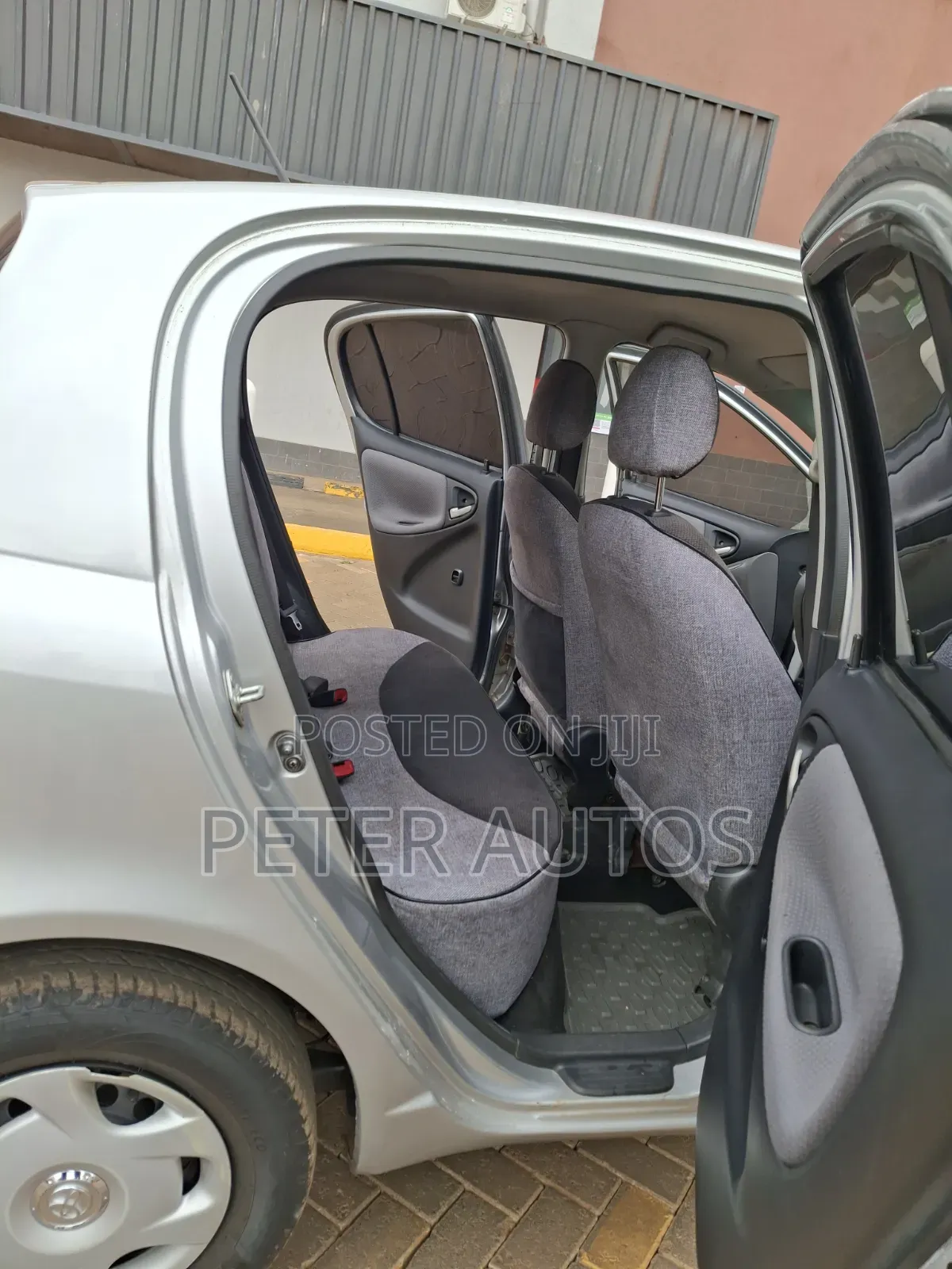 Toyota Vitz 1.0 FWD 3dr 2003 Silver