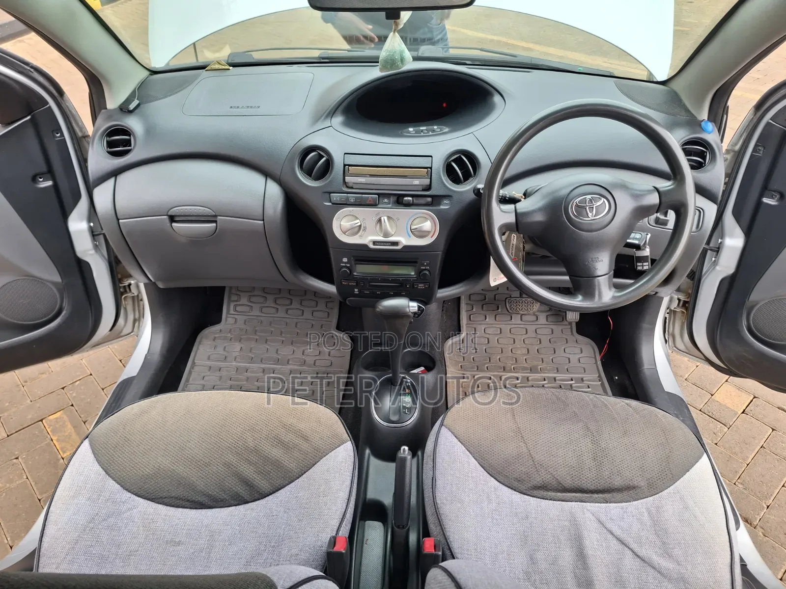 Toyota Vitz 1.0 FWD 3dr 2003 Silver