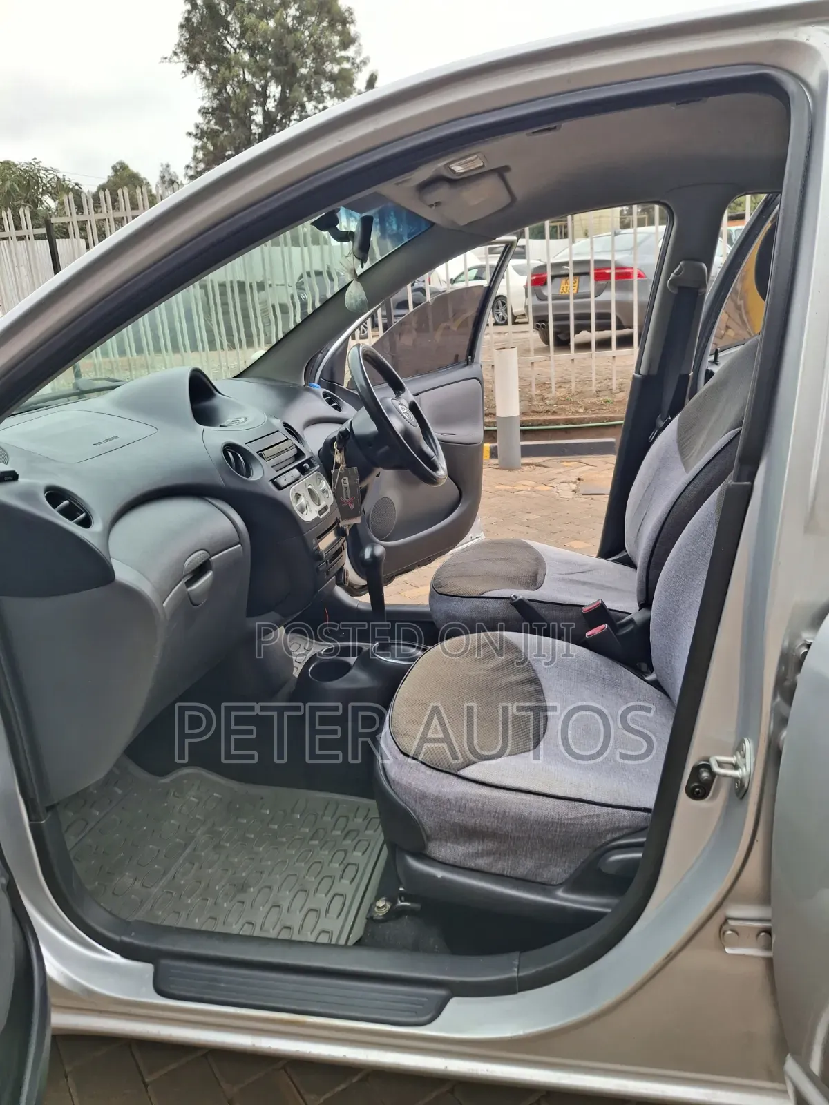 Toyota Vitz 1.0 FWD 3dr 2003 Silver