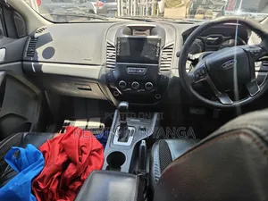 Ford Ranger Wildtrak 2011 White