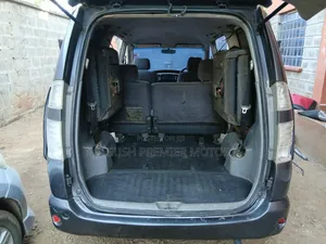 Toyota Voxy 2005 Gray