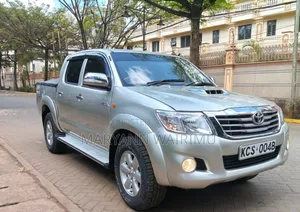 Toyota Hilux 2012 Silver