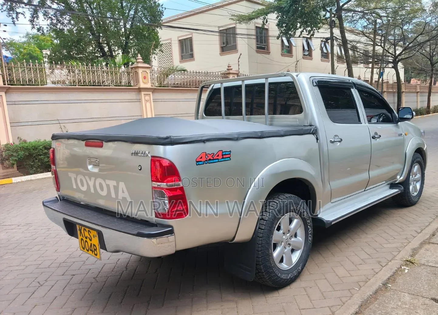 Toyota Hilux 2012 Silver