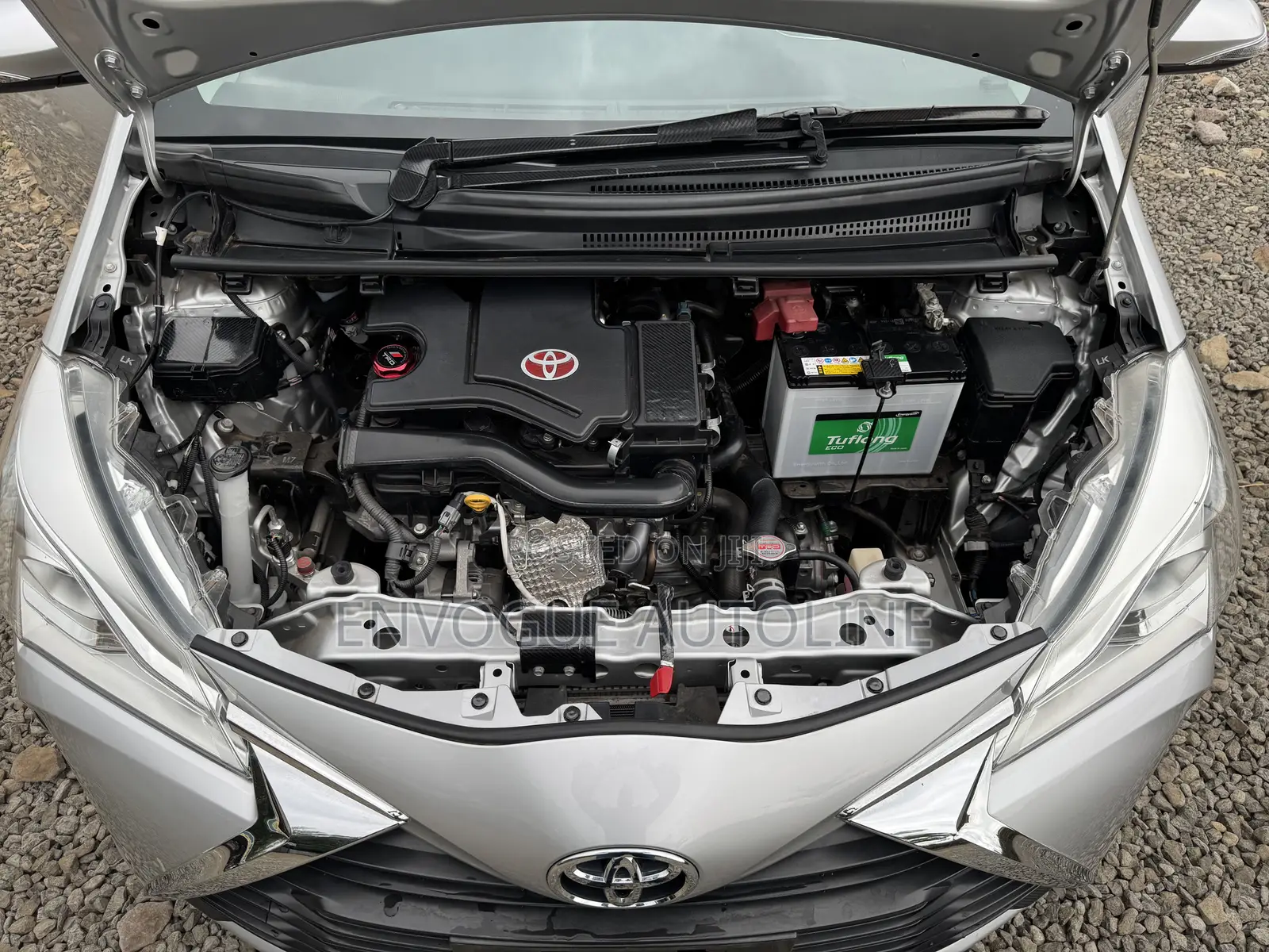 Toyota Vitz 2019 Silver
