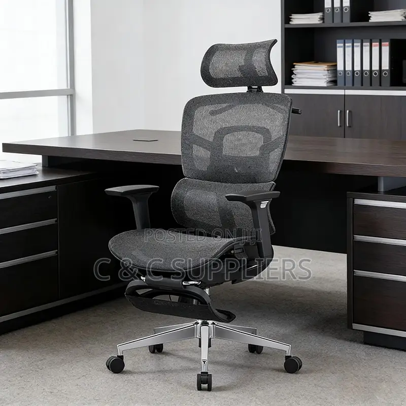 Managers Mesh Executive Seat With Footrest.