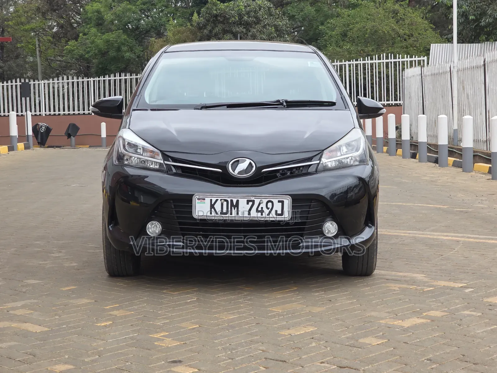 Toyota Vitz 2016 Black