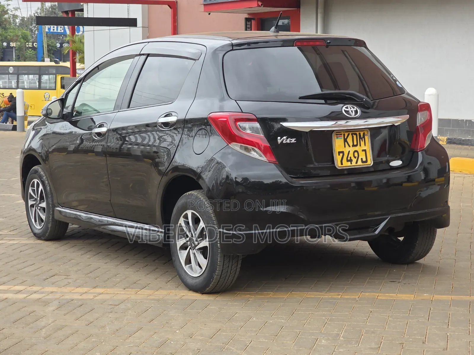 Toyota Vitz 2016 Black