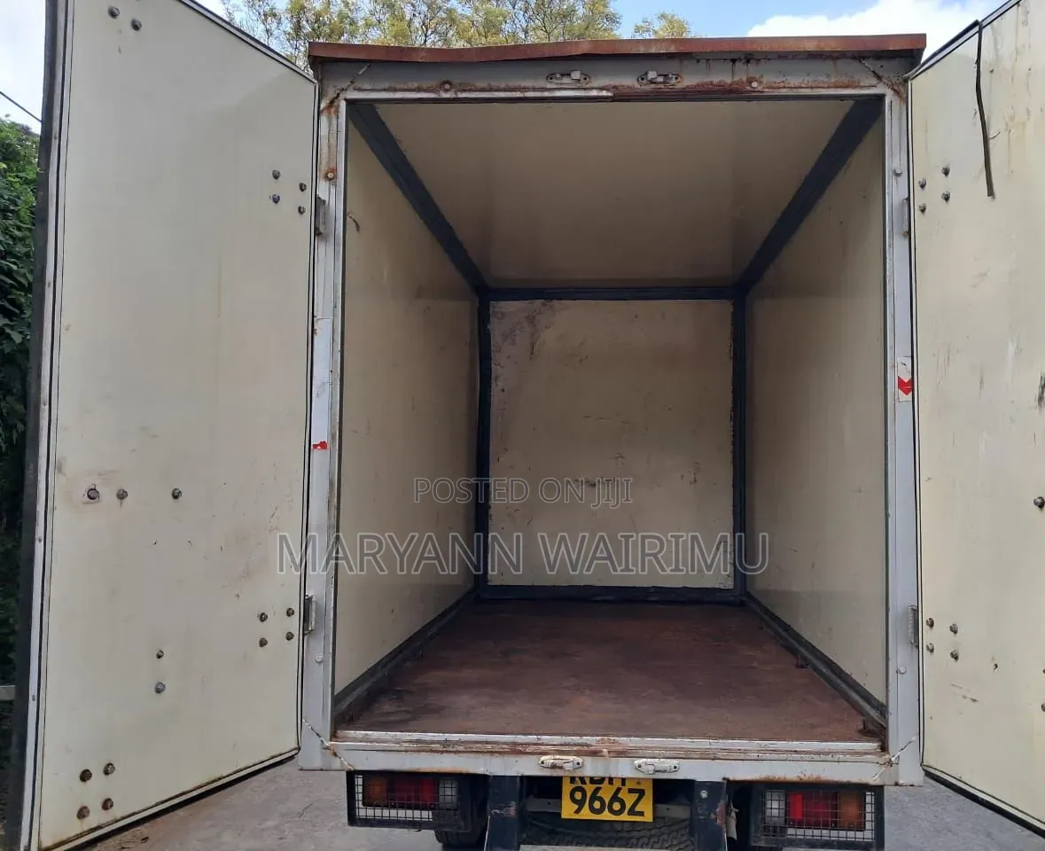 Isuzu NLR Truck