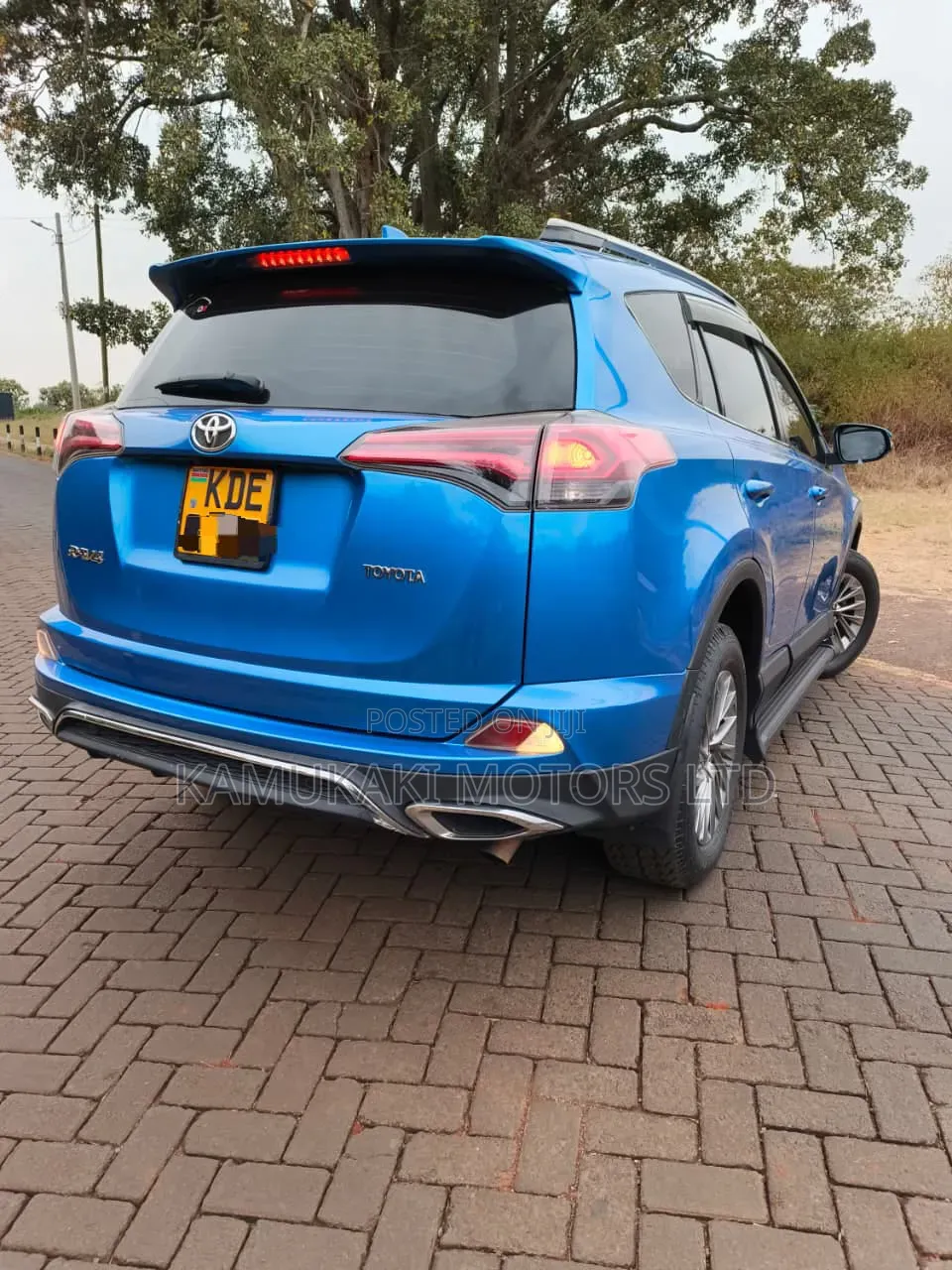 Toyota RAV4 2018 Blue