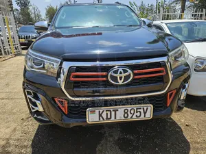 Toyota Hilux Revo Double Cab Deisel 2.4 RWD 2019 Black