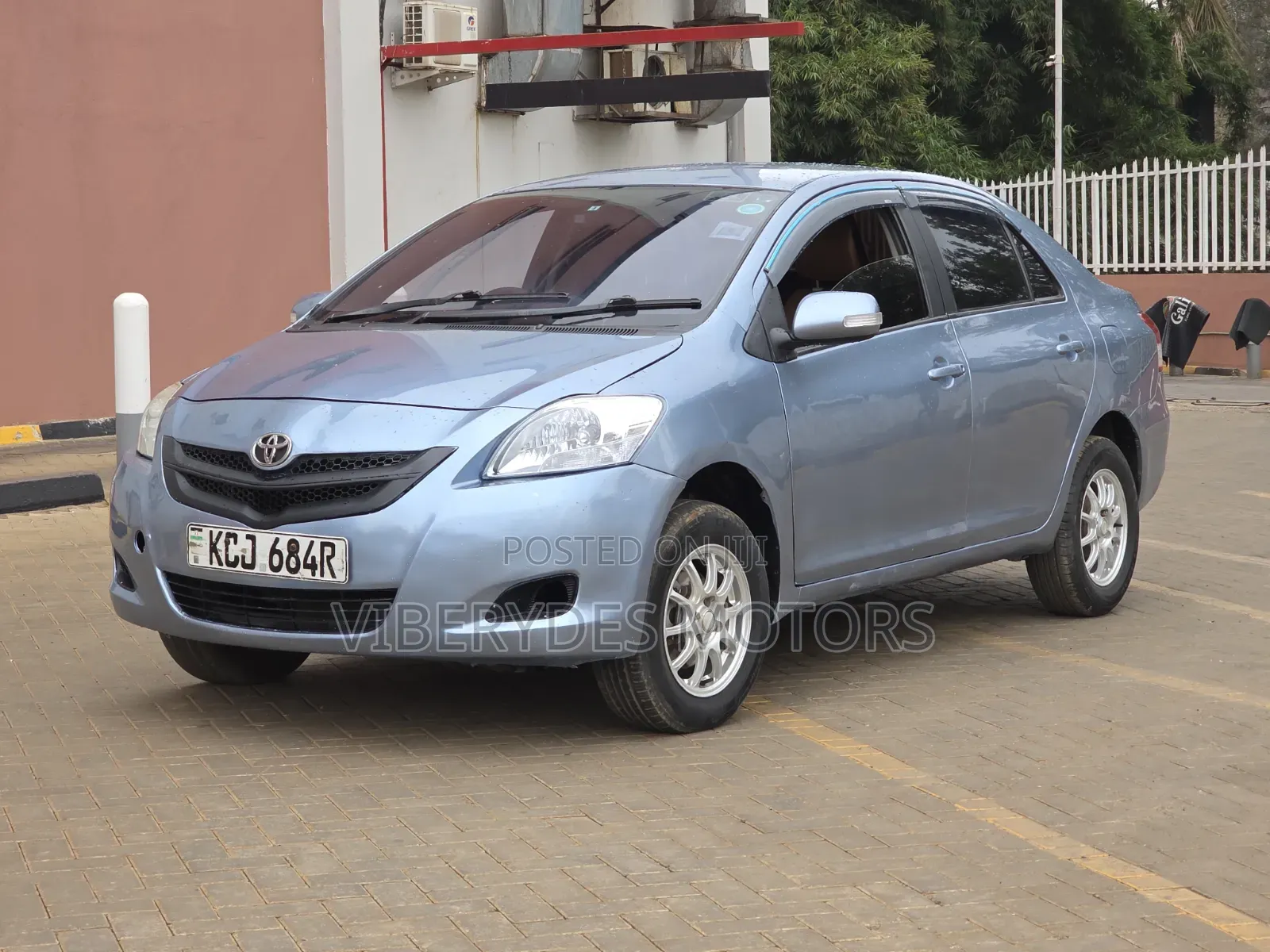Toyota Belta 2009 Blue