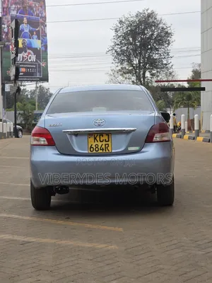 Toyota Belta 2009 Blue