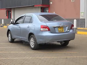 Toyota Belta 2009 Blue