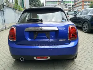 Mini Cooper 2019 Blue