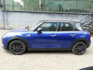 Mini Cooper 2019 Blue