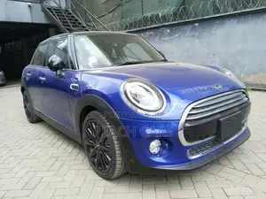 Mini Cooper 2019 Blue