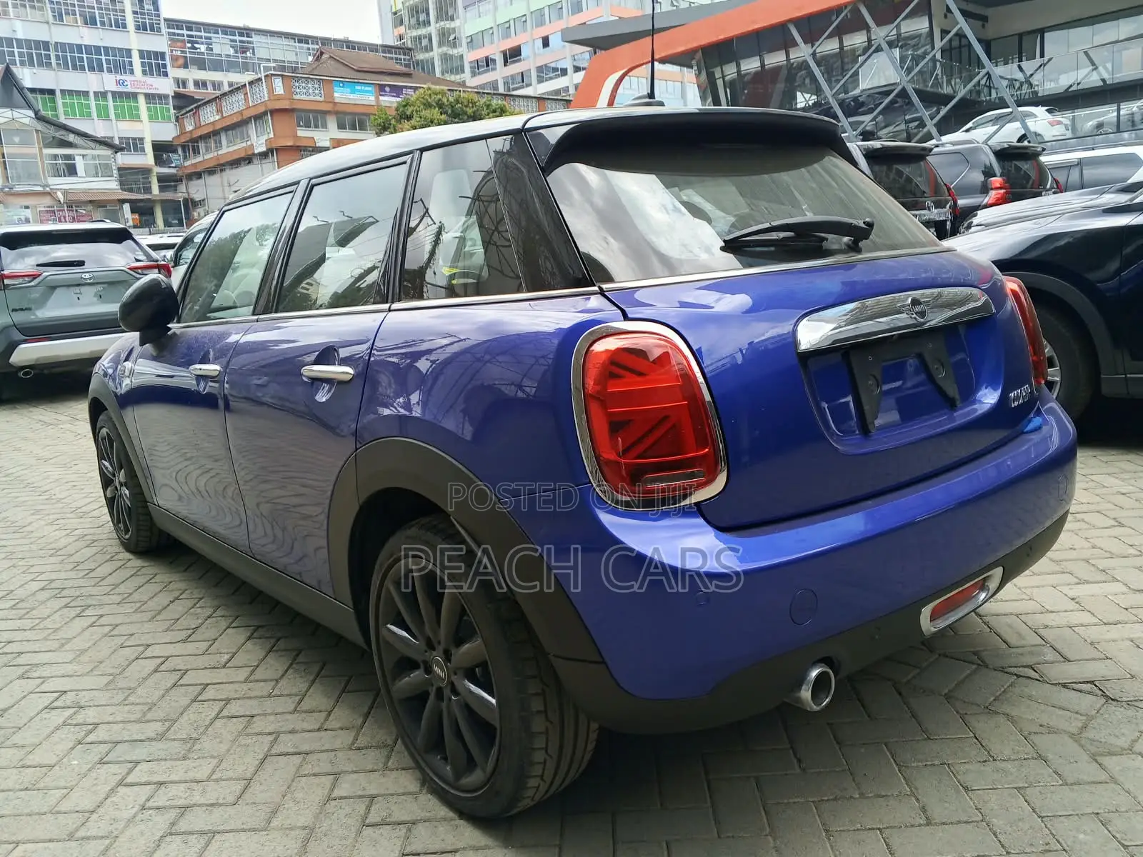 Mini Cooper 2019 Blue