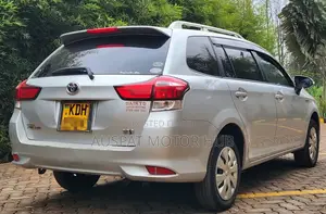 Toyota Corolla Fielder 1.5 Hybrid FWD 2017 Silver
