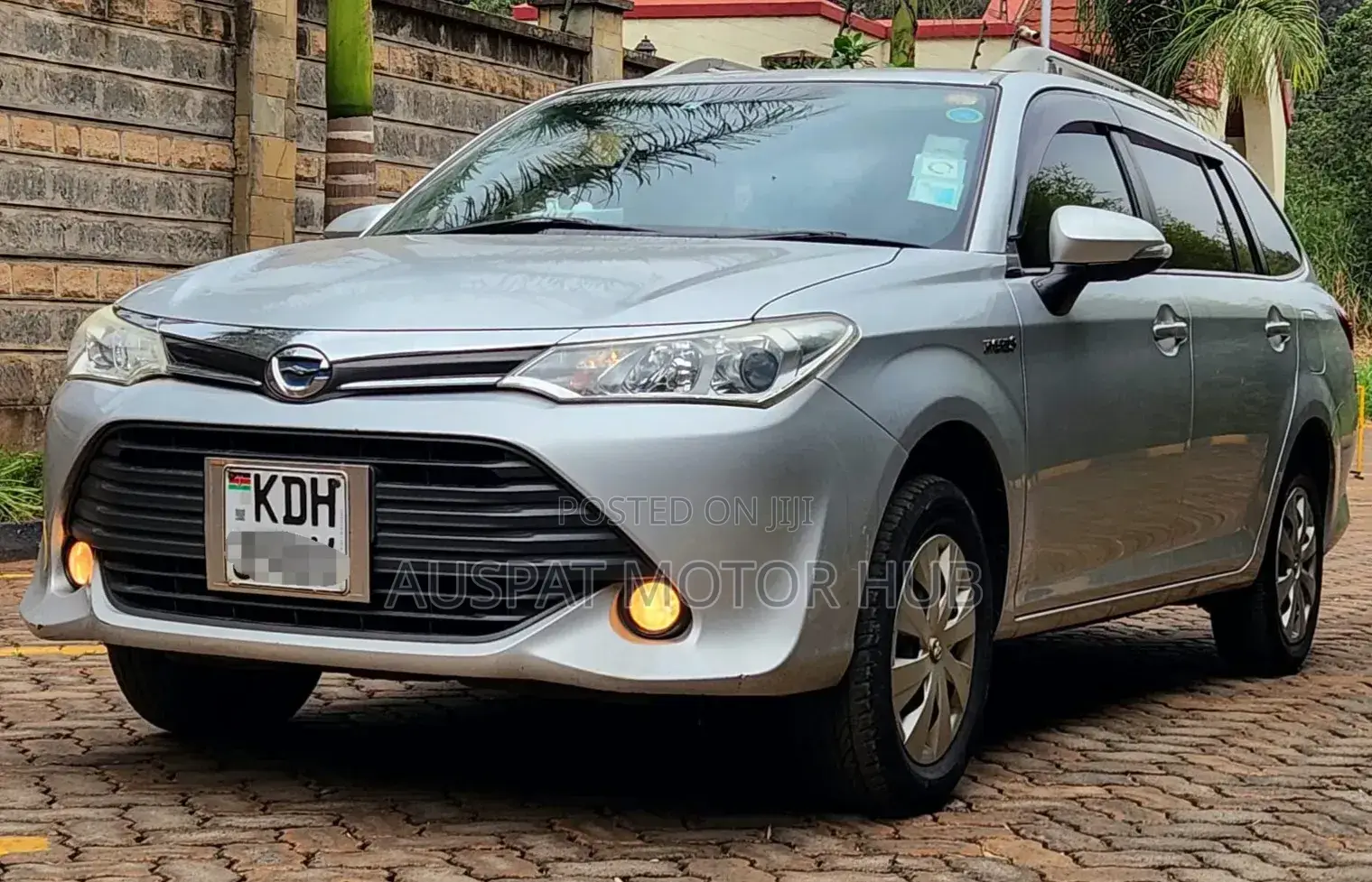 Toyota Corolla Fielder 1.5 Hybrid FWD 2017 Silver