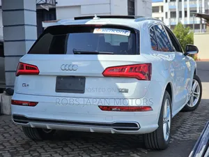 Audi Q5 2.0T Premium AWD quattro 2019 White