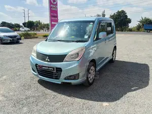 Mitsubishi Delica 2015 Blue