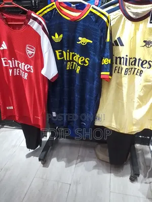 New Season Arsenal Jersey All Kit .
