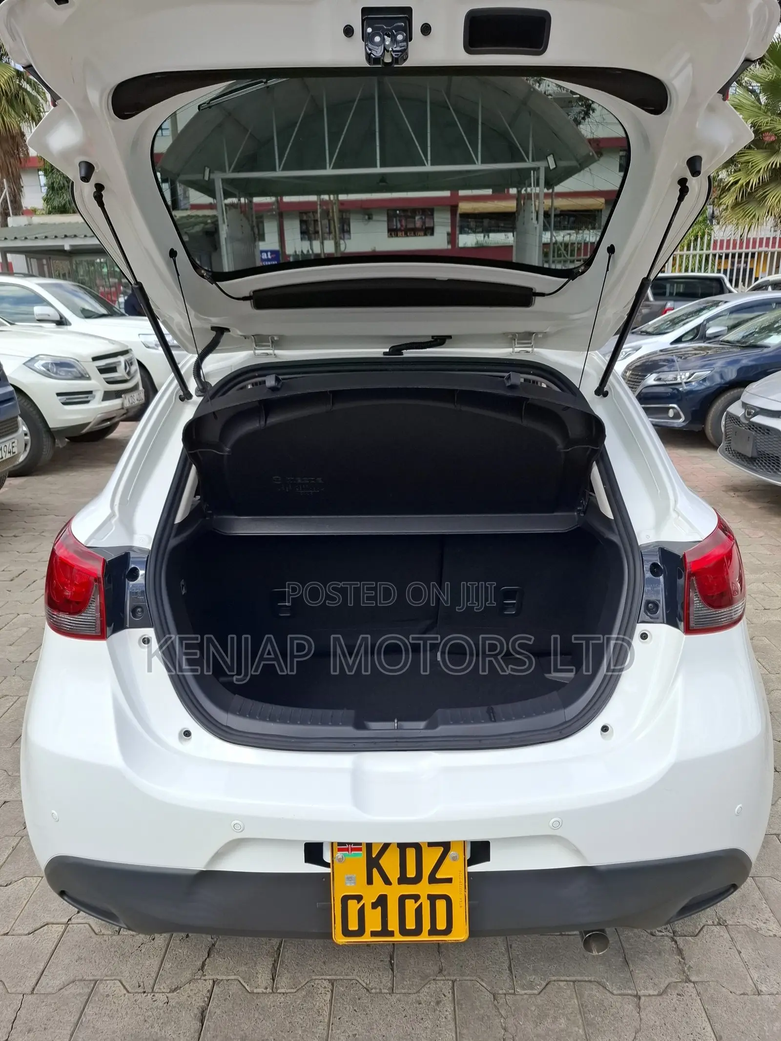 Mazda Demio 2019 White