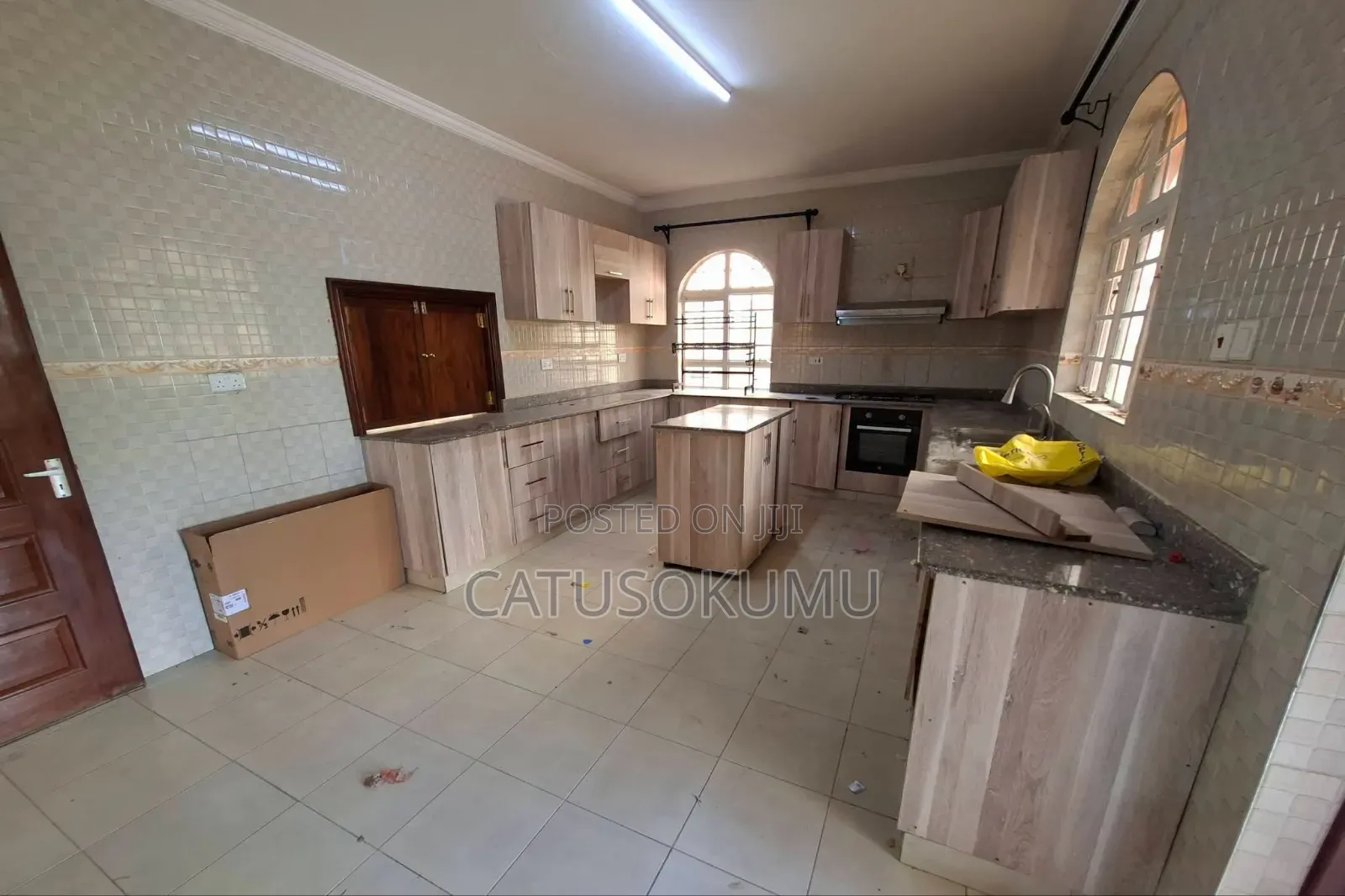 5bdrm Maisonette in Syokimau, Gateway Mall Area for rent