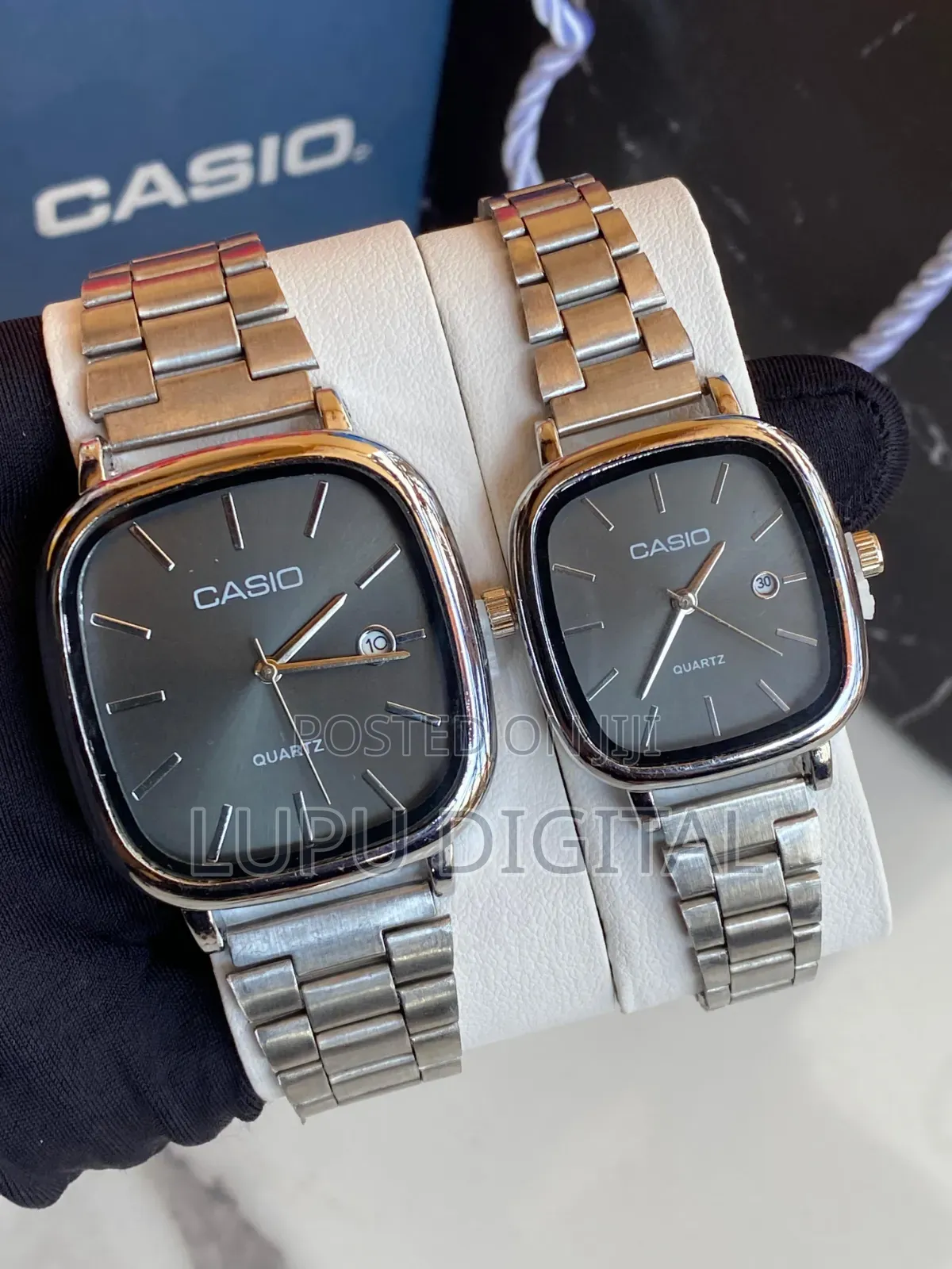 Couple Casio Square