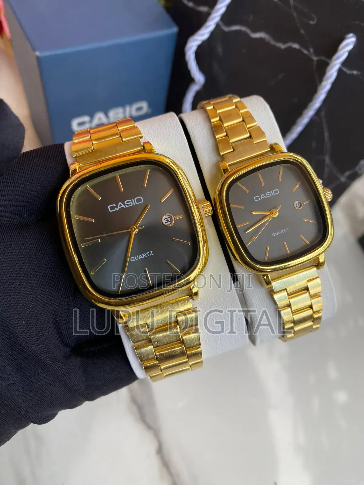 Couple Casio Square