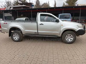 Toyota Hilux 2016 Silver