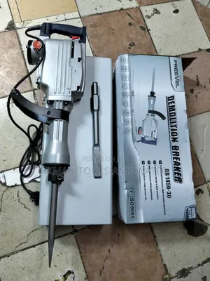 FREEVEL DEMOLITION BREAKER 1450 WATTS 30J With 2 Big Bits