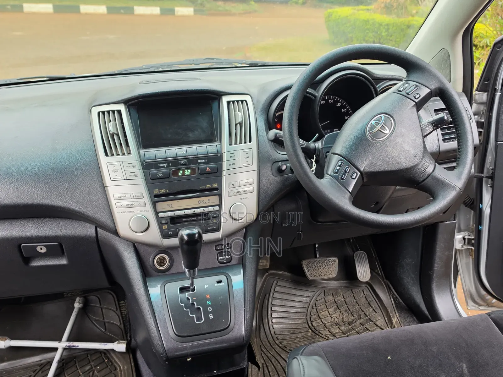 Toyota Harrier Hybrid 2010 Silver