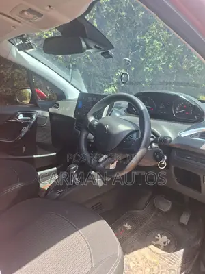 Peugeot 208 2018 Red