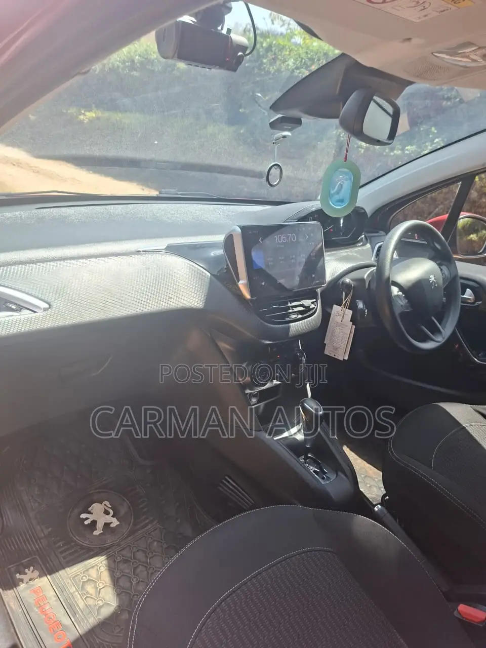 Peugeot 208 2018 Red