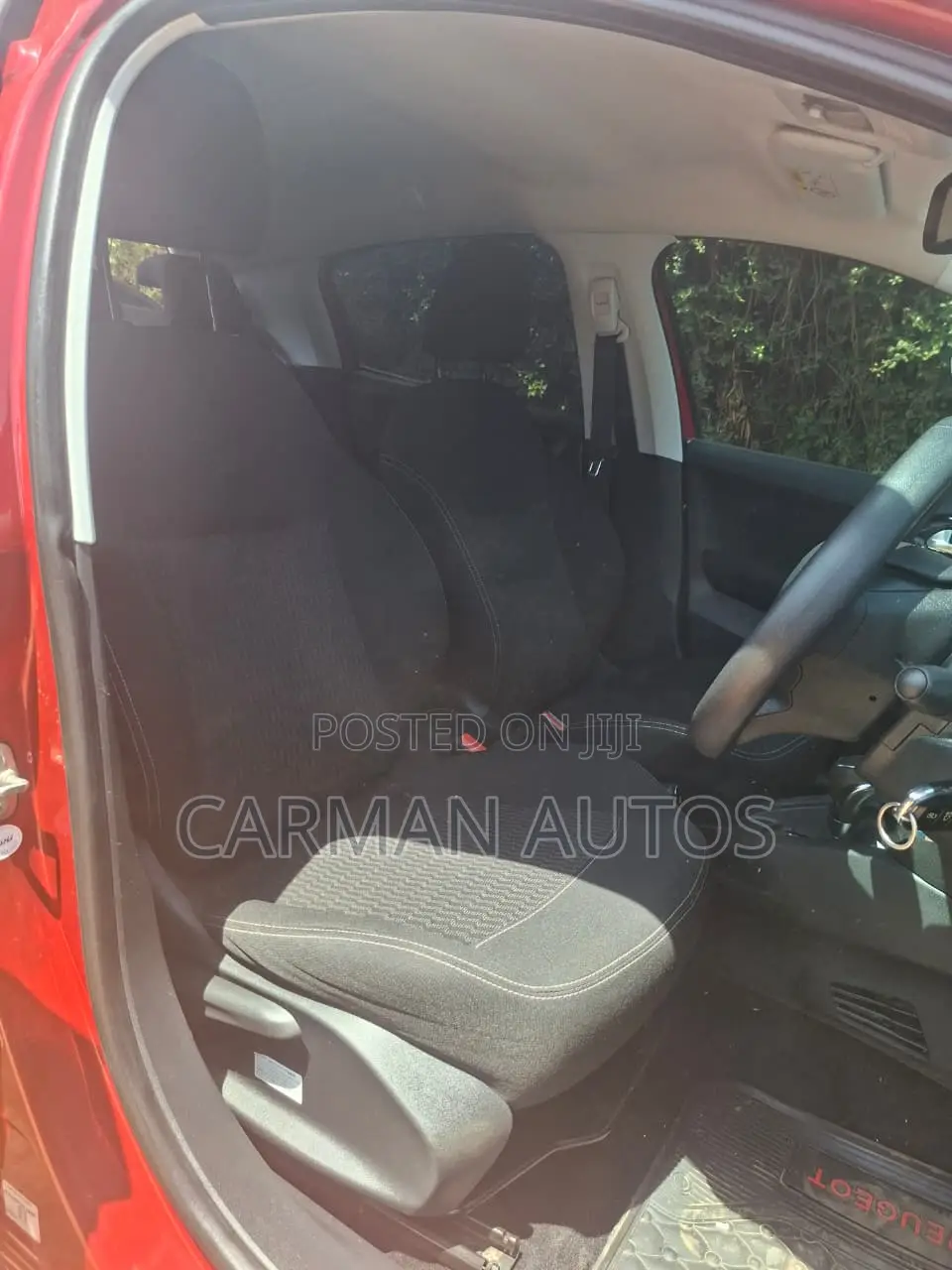 Peugeot 208 2018 Red