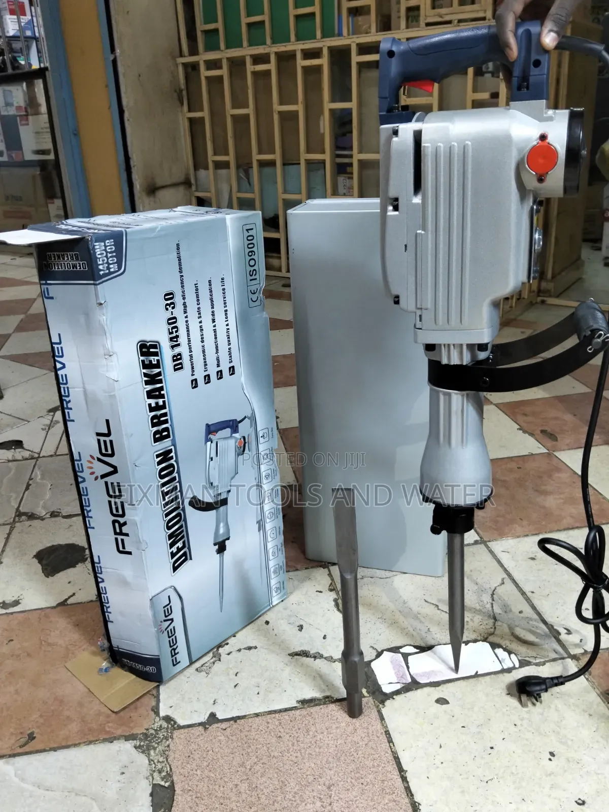 Powerful Freevel Demolition Breaker 1450w With 2 Demolition Chisel