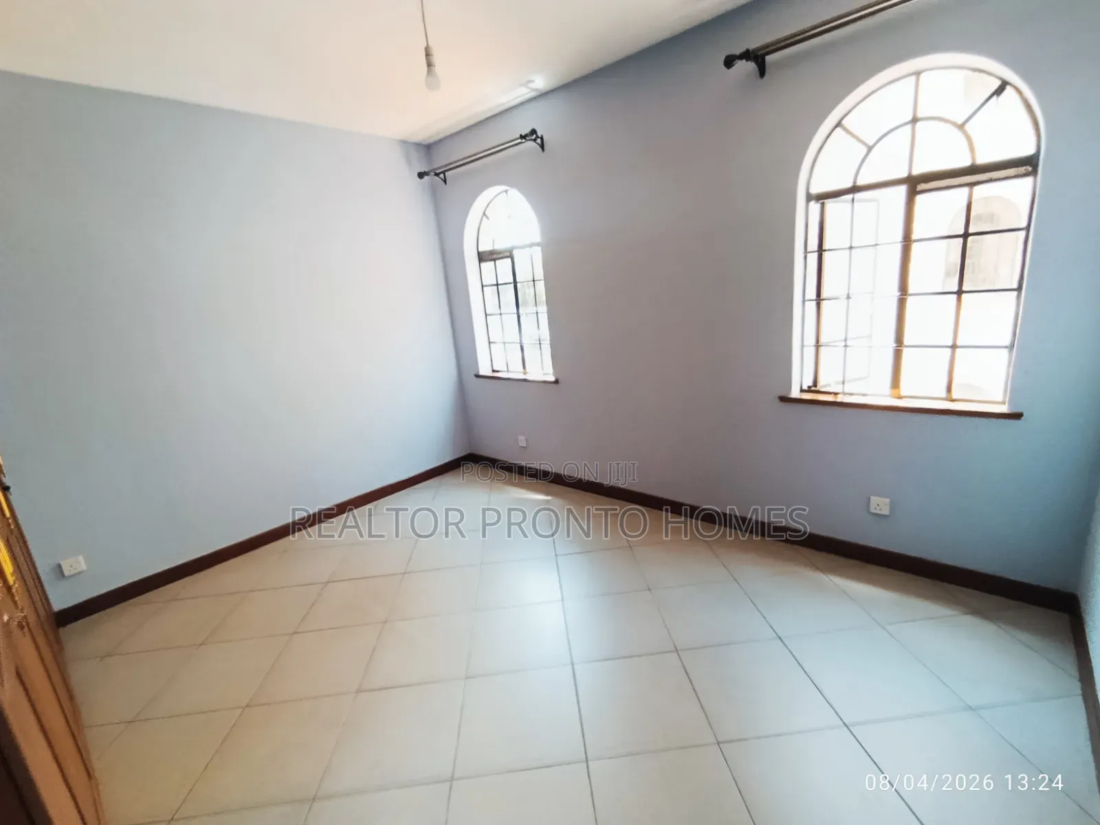 Commercial 3 Bedrooms Massionatte for Office Use