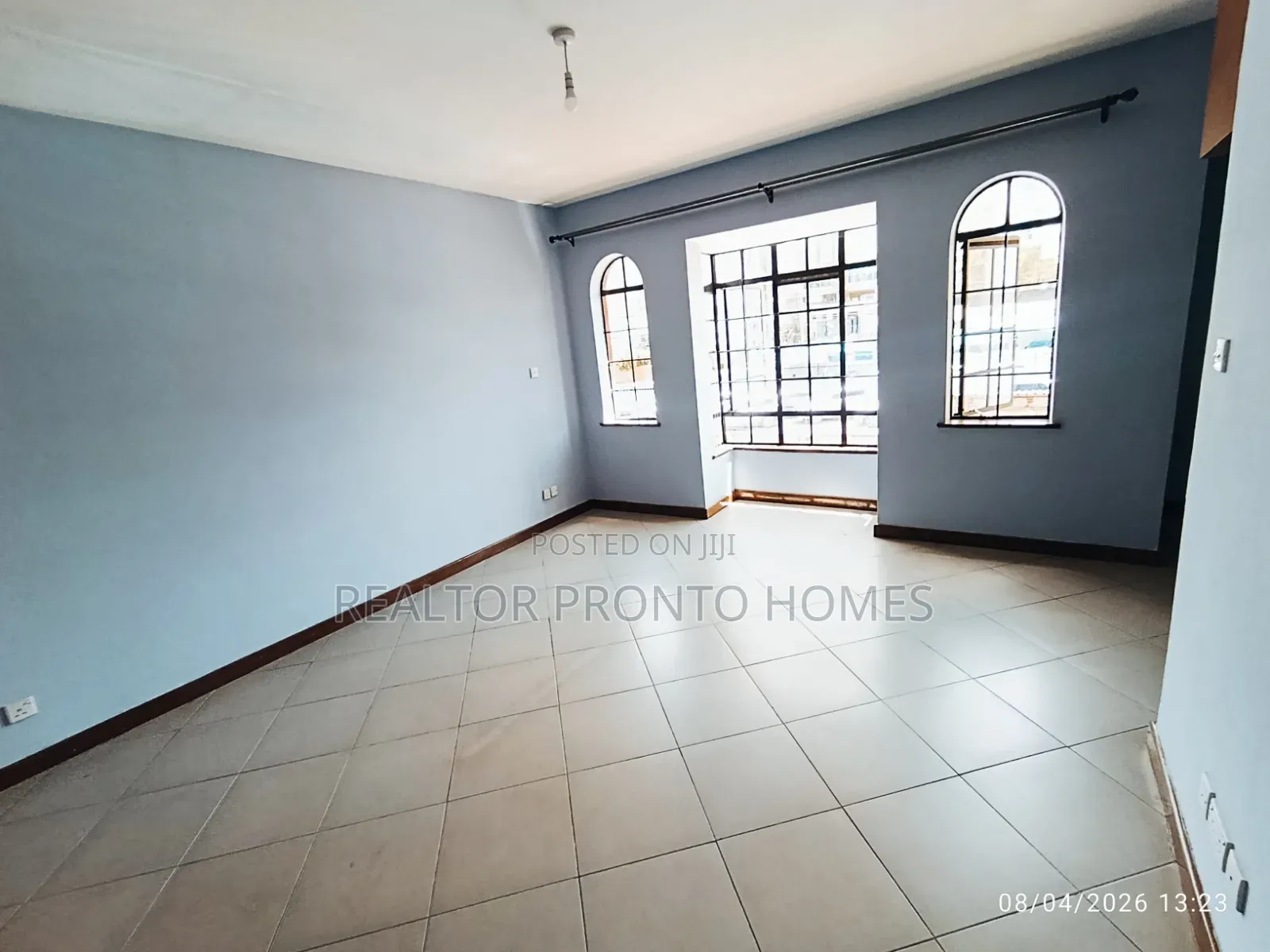 Commercial 3 Bedrooms Massionatte for Office Use