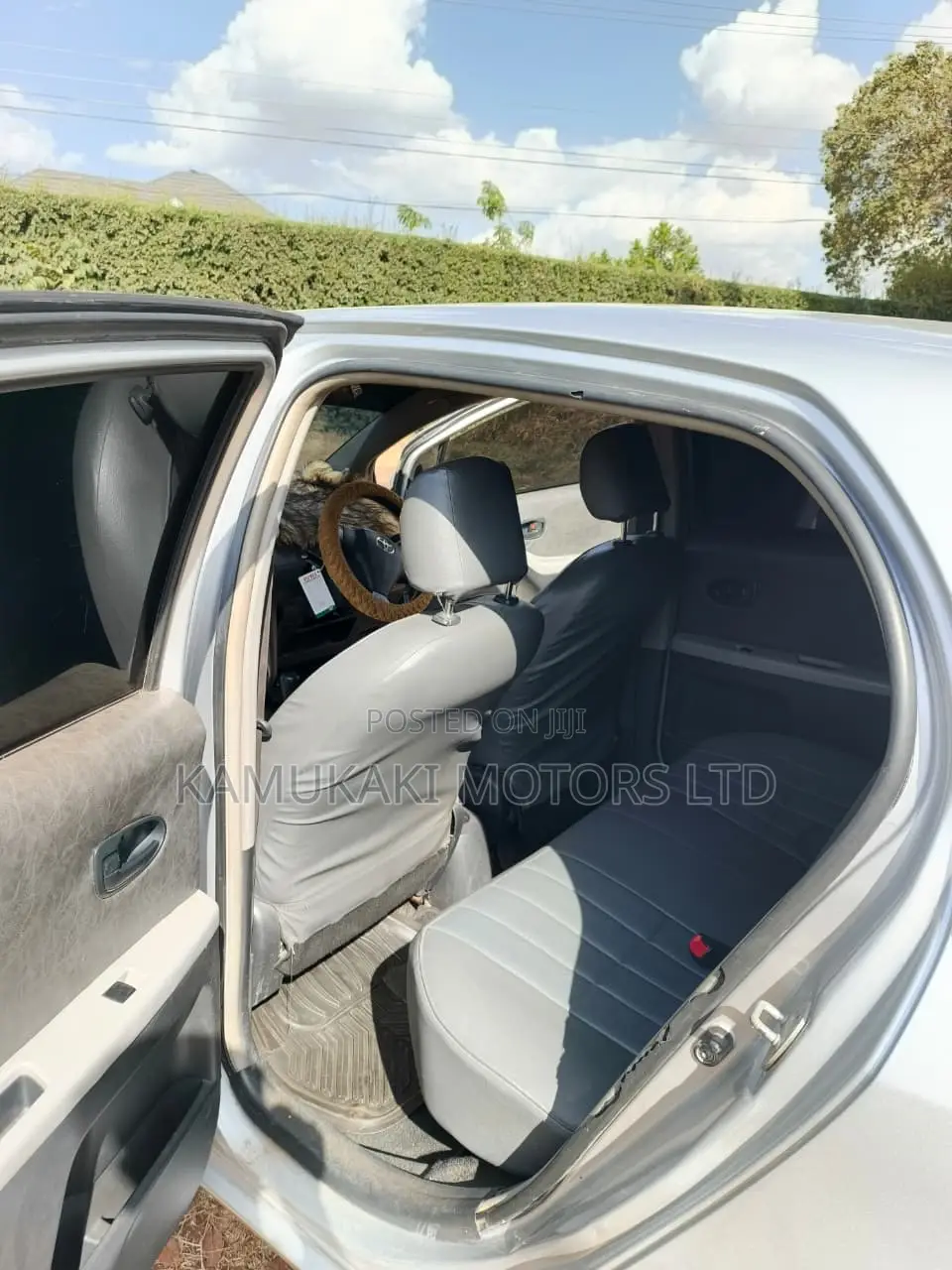 Toyota Vitz 1.3 FWD 5dr 2010 Silver
