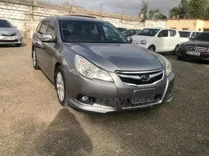 Subaru Legacy 2.5i Limited 2011 Gray
