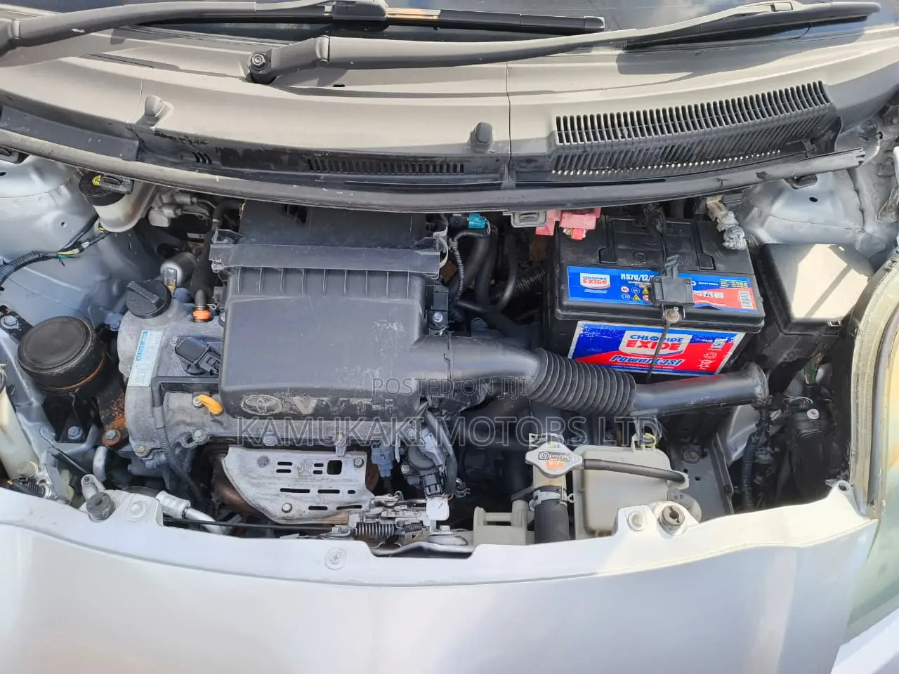 Toyota Vitz 1.3 FWD 5dr 2010 Silver
