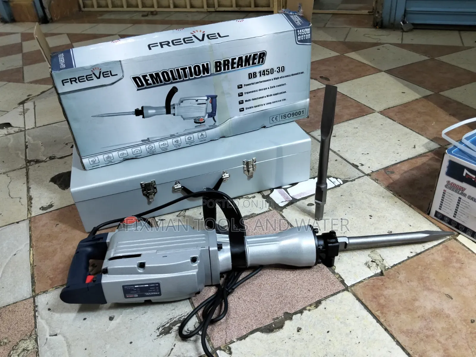 Demolition Breaker Set Freevel 1450 Watts 240v +2 Bits 1 Yr Warranty
