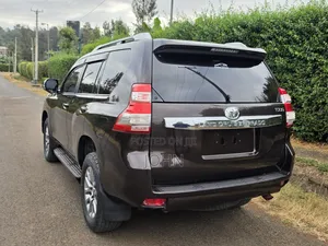 Toyota Land Cruiser Prado 2.8 2017 Burgundy