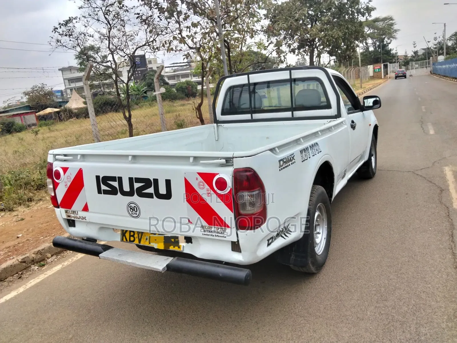 Isuzu D-MAX 2010 White