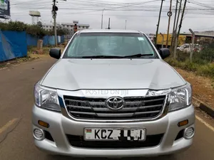 Toyota Hilux SR5 2014 Silver