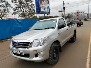 Toyota Hilux SR5 2014 Silver