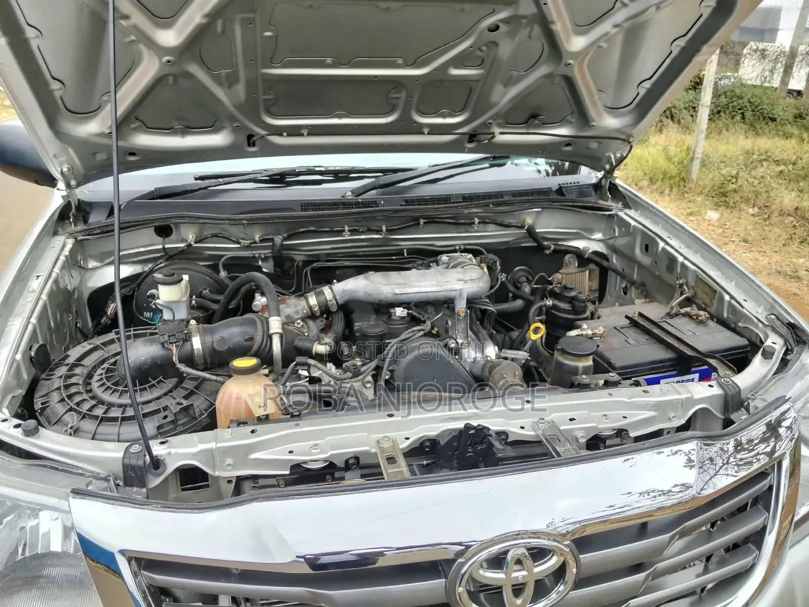 Toyota Hilux SR5 2014 Silver