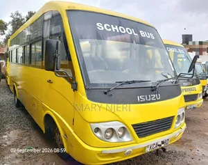 Isuzu NQR 2014 Yellow